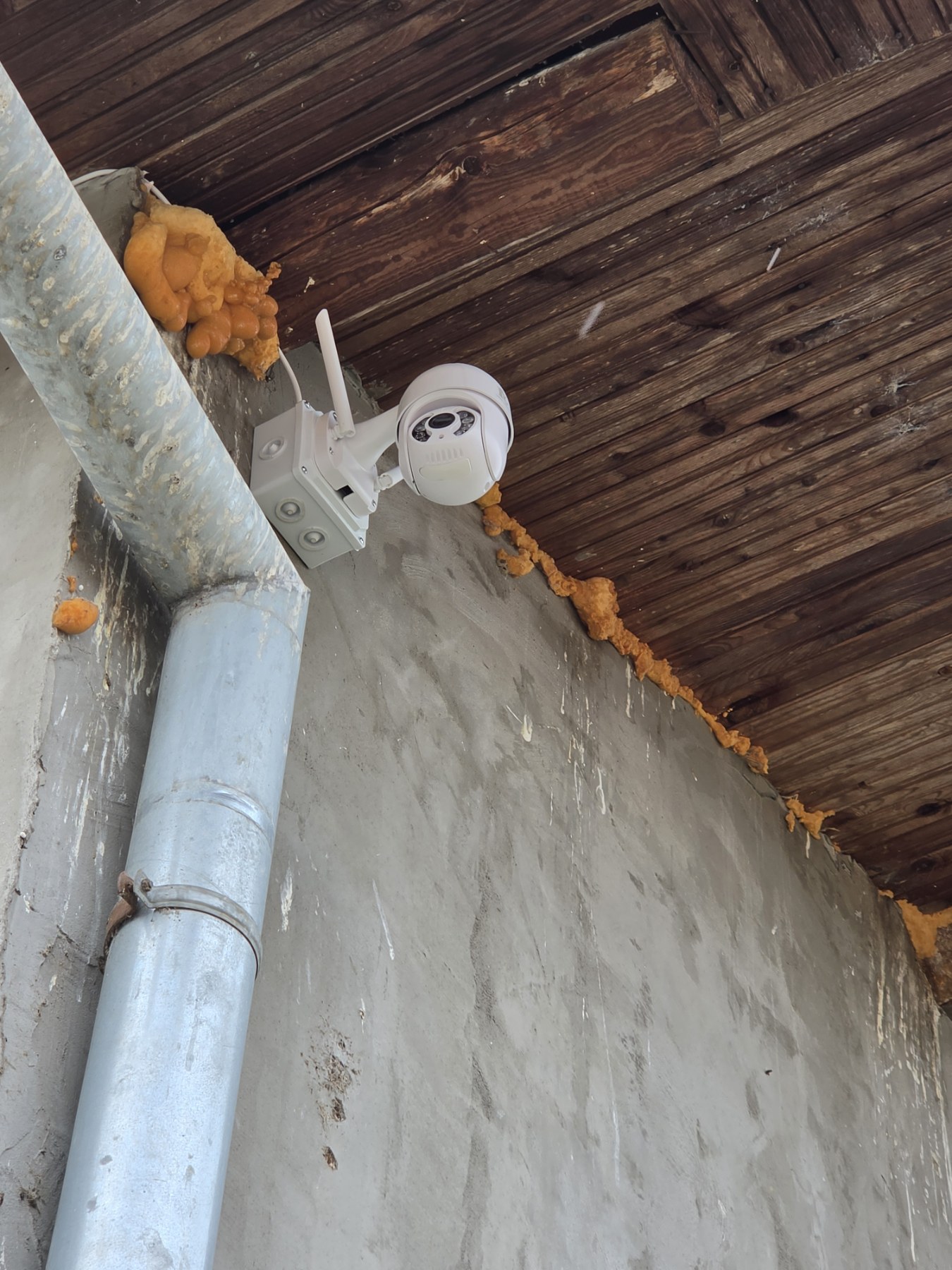 Монтаж на 2 WiFi PTZ камери в село Първомайци – видеонаблюдение за къща и двор